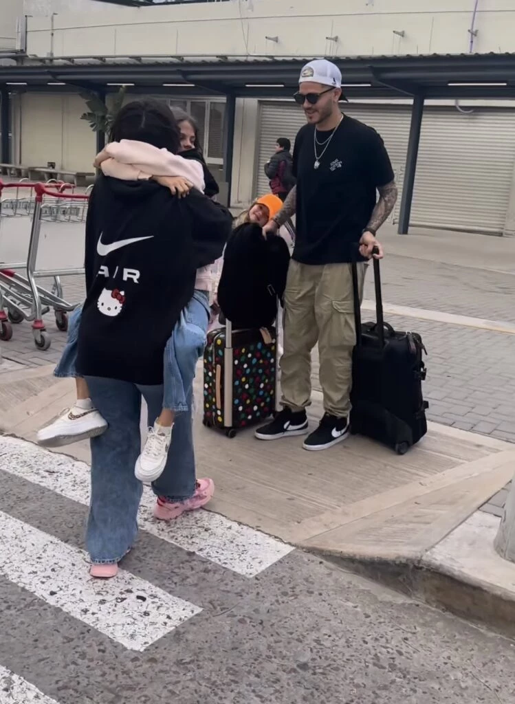 Wanda Nara recibió a sus hijas en Buenos Aires. Foto: Instagram.
