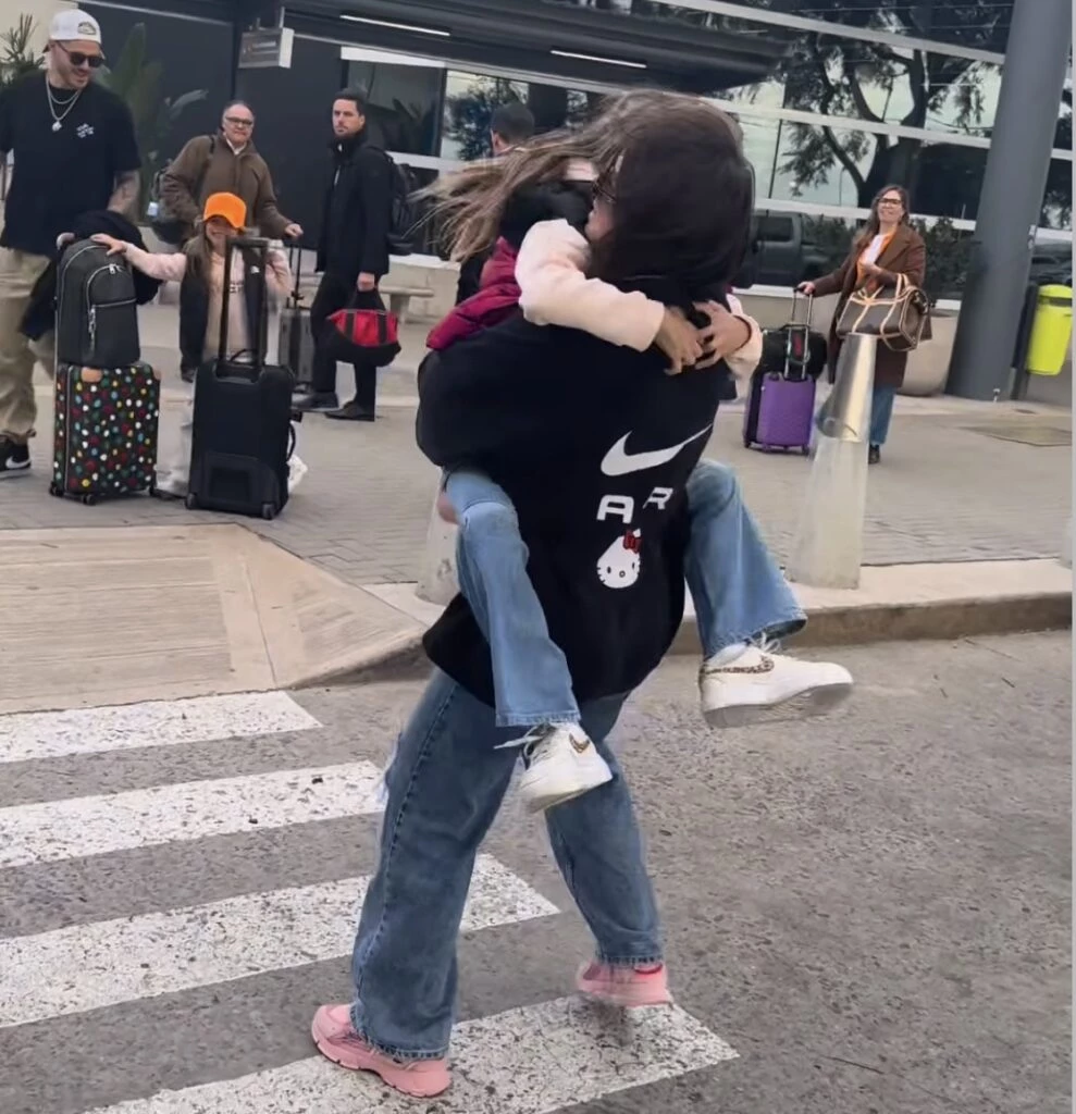 Wanda Nara recibió a sus hijas en Buenos Aires. Foto: Instagram.