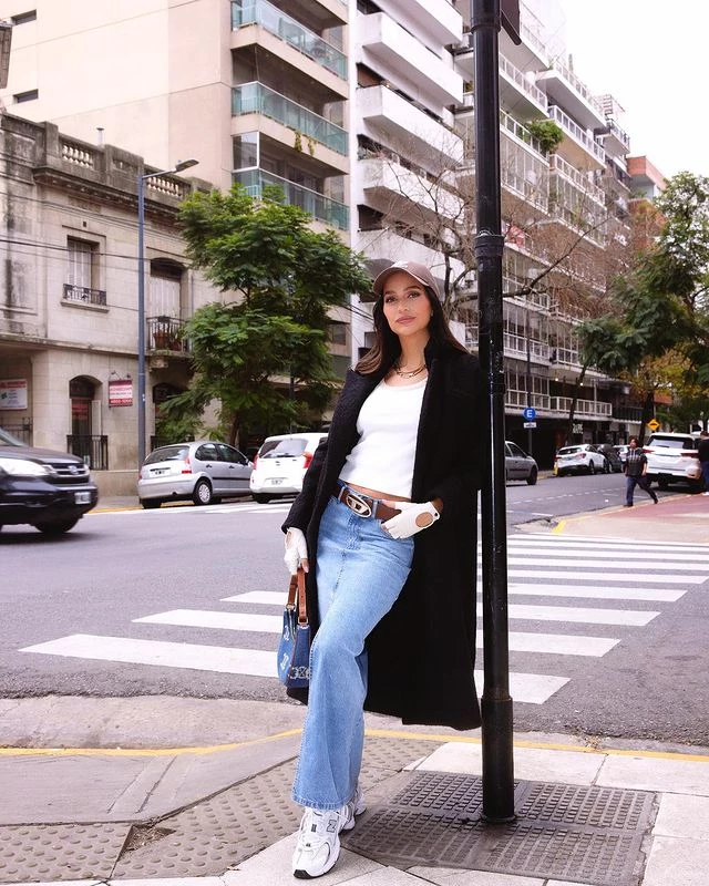 Zaira Nara con look trendy