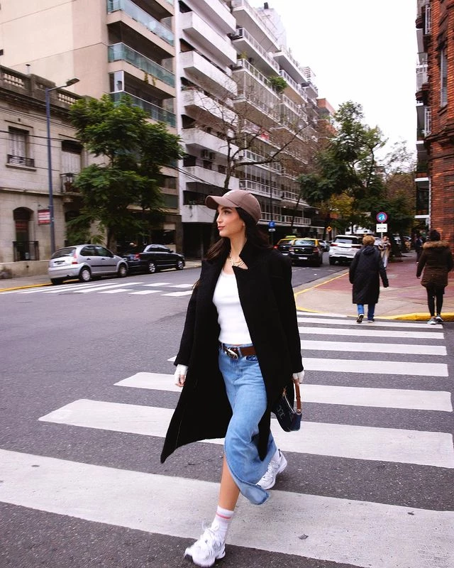 Zaira Nara mostró el look que armó con una falda larga de jean