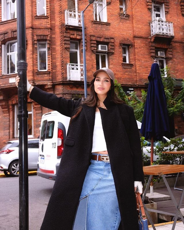 Zaira Nara mostró su look street style