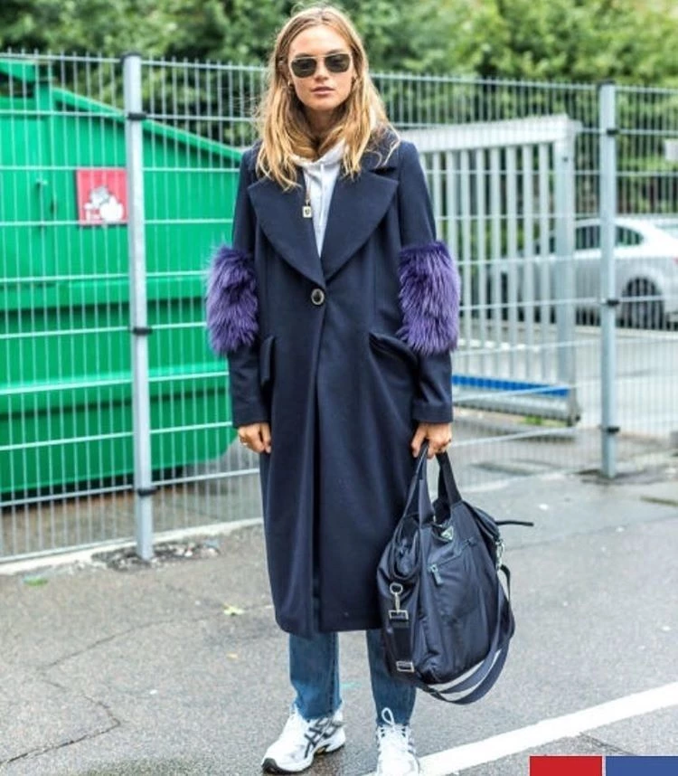 Botas de lluvia, pilotos y sombreros. Luego de más de dos semanas sin agua en Buenos Aires, la lluvia volvió para quedarse por algunos días y no queda otra que empezar a sacar estos ítems del placard. Porque sin resignar el estilo podemos estar bien vestidas aún cuando el clima no acompaña. Sobre todo hoy en día, cuando la mayoría de las firmas tuvo esto en cuenta y creó sus propias versiones de pilotos y botas de lluvia. Hunter es la experta en el tema, pero tanto como o tienen botas de lluvia que son objeto de deseo para todas las fashionistas. A continuación te dejamos algunas ideas de looks aptos para días de lluvia.