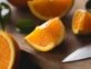 naranjas cortadas en una mesada