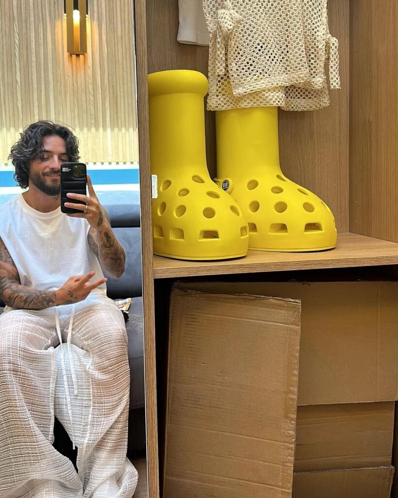 Maluma con botas MCSCHF x crocs