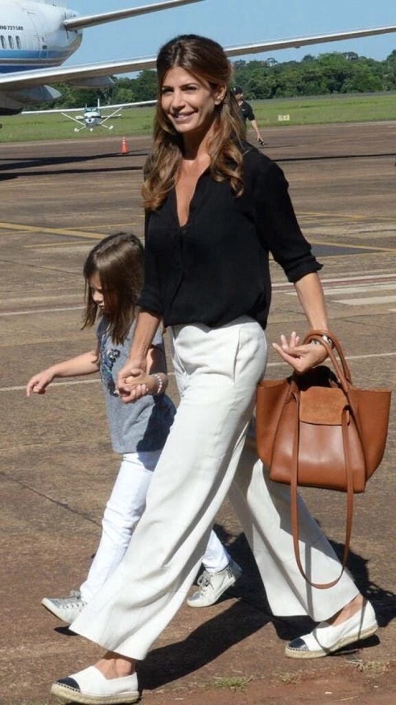 Cómo usar el pantalón blanco en invierno