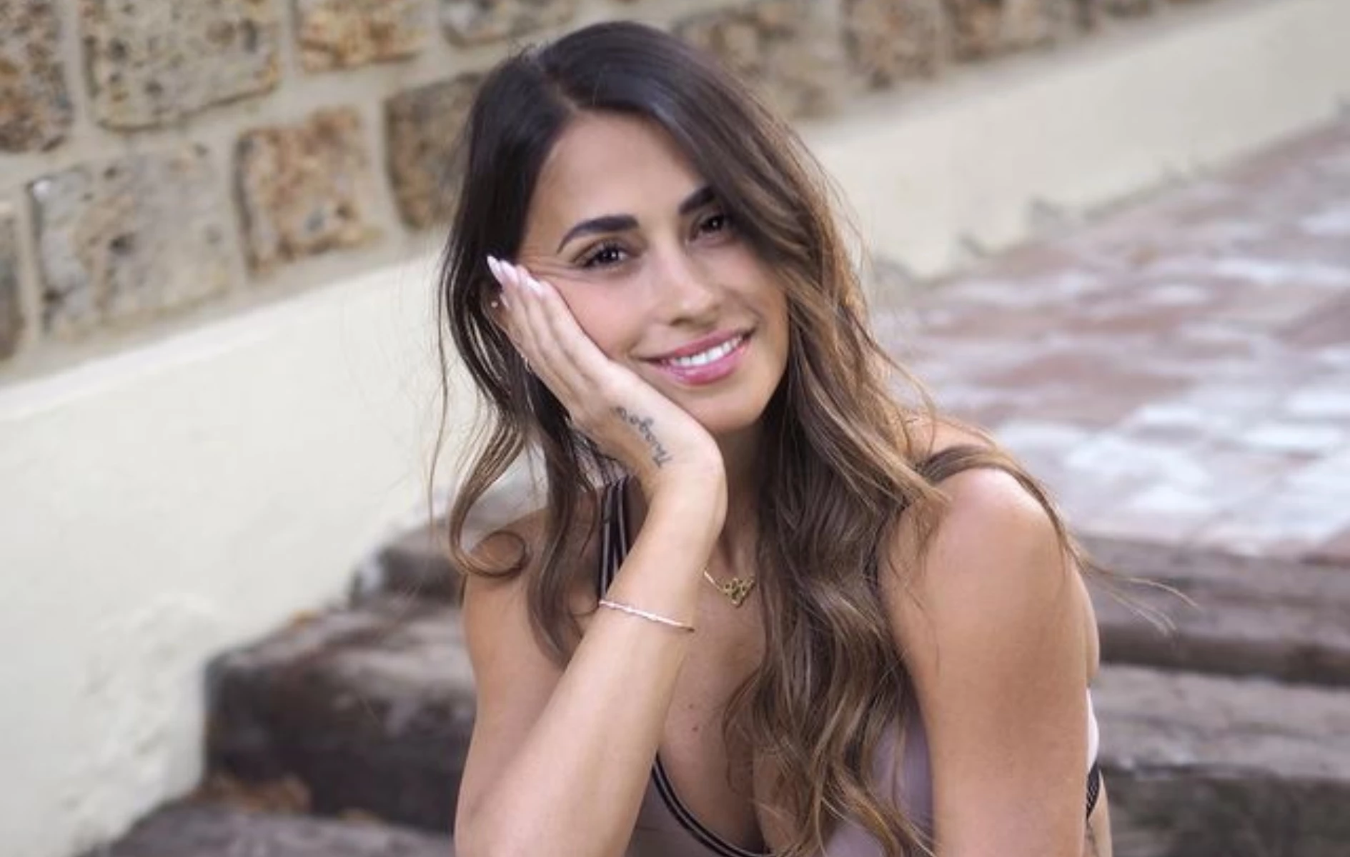 Antonela Roccuzzo, fanática de la tendencia barbiecore el look rosa que eligió para entrenar