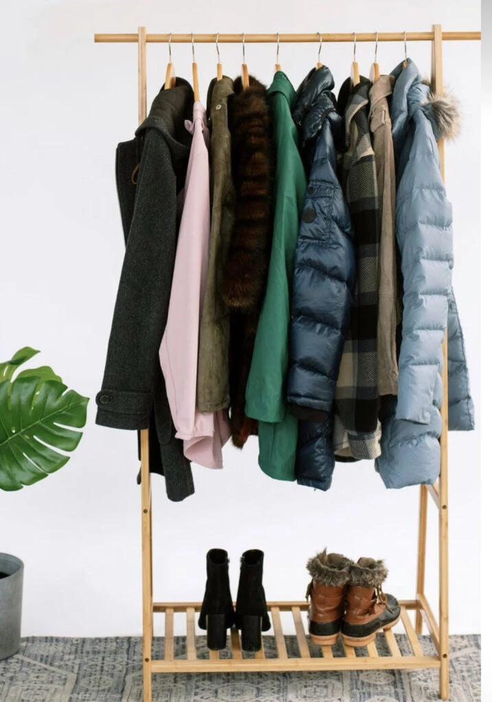 Así se cuidan los abrigos este invierno. Foto: Pinterest.