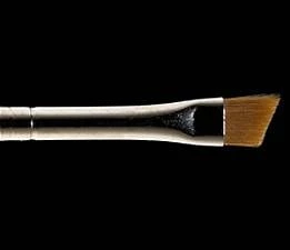 Brocha biselada pequeña para crear líneas precisas