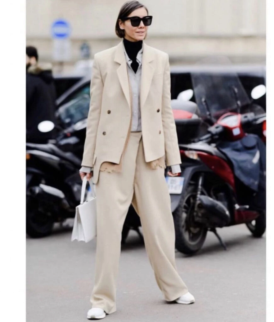 Camisa y polera, la combinación que hay que probar este invierno 2023. Foto: Pinterest.