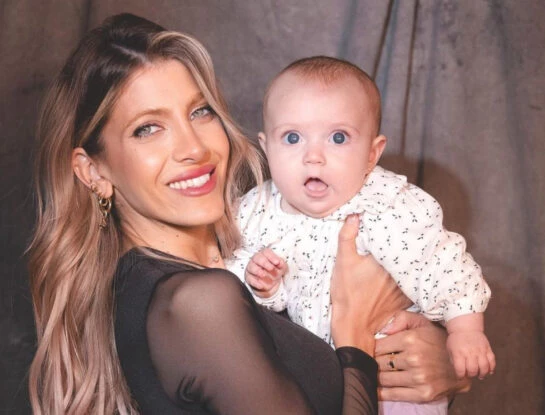 Cande Ruggeri mostró a su hija Vita con un tierno look tejido