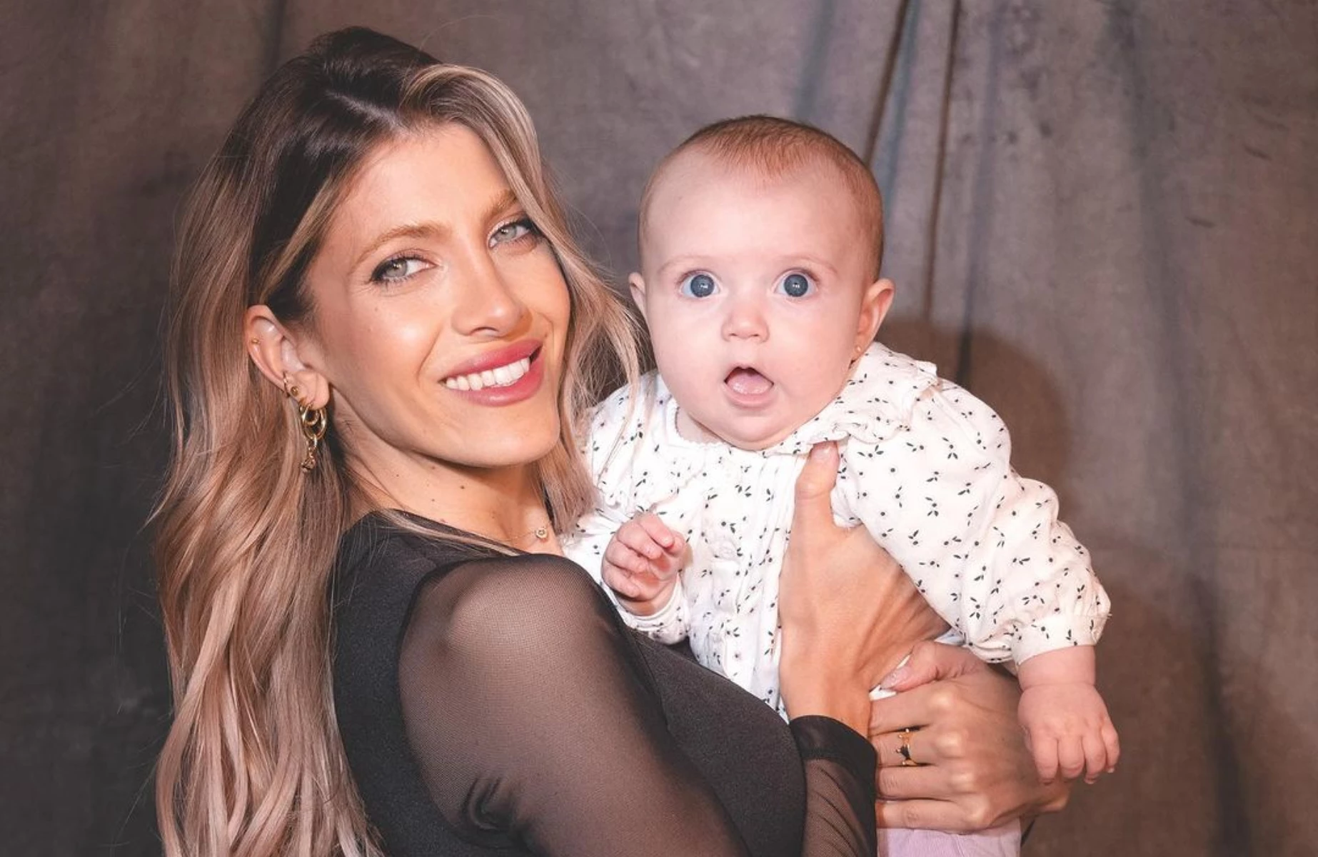 Cande Ruggeri mostró a su hija Vita con un tierno look tejido