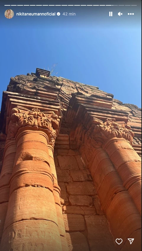 Nicole e hijas en ruinas de san ignacio, misiones