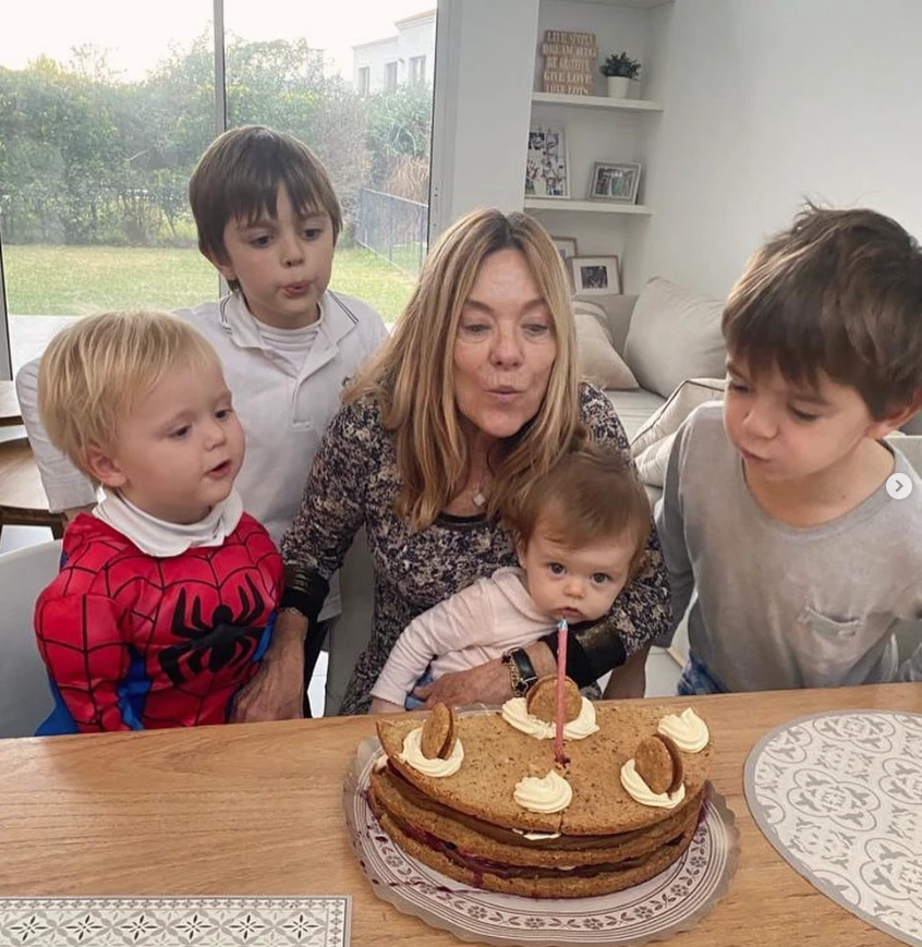 Trilliza María Laura con nietos