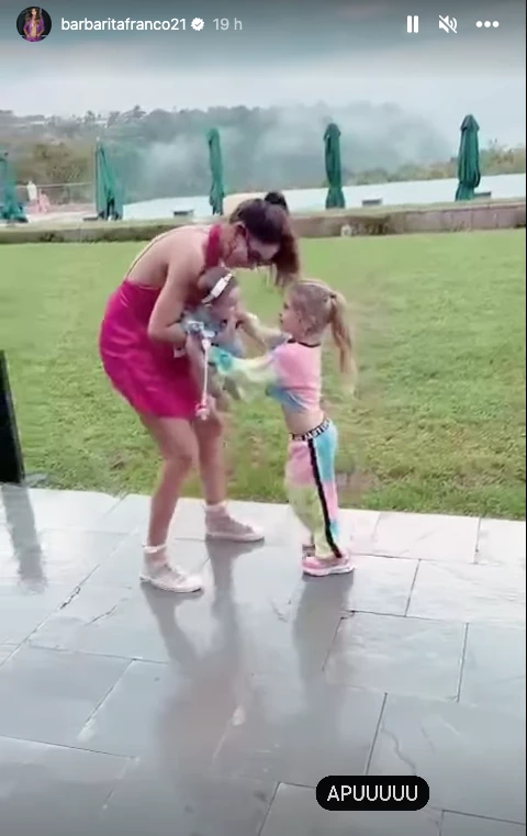 Barby Franco con Sarah y Chloe Insaurralde