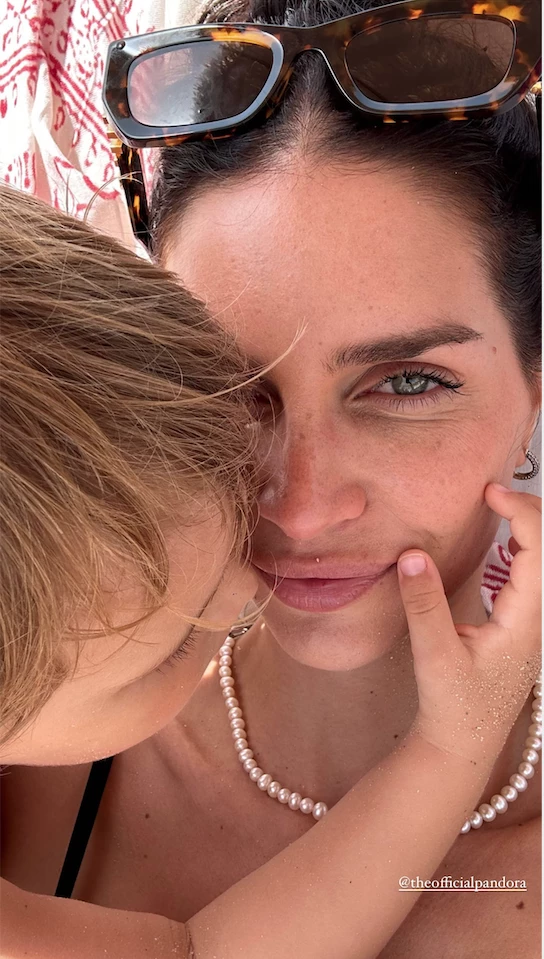 Zaira Nara en Ibiza con sus hijos, Malaika y Viggo