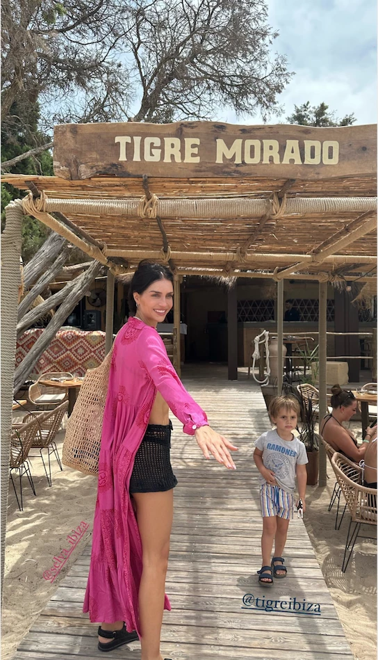 Zaira Nara en Ibiza con sus hijos, Malaika y Viggo