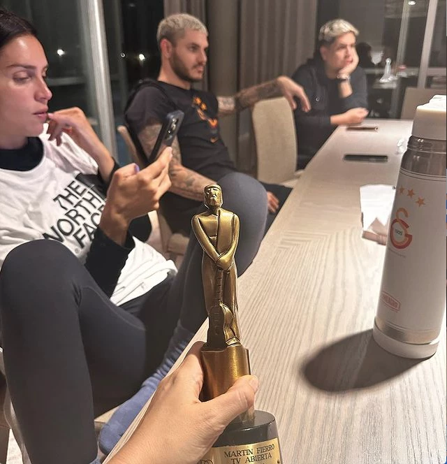 Wanda Nara compartió varias fotos en su regreso a las redes sociales