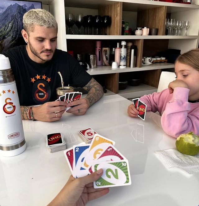 Wanda Nara compartió varias fotos en su regreso a las redes sociales