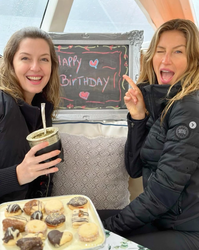 Gisele Bundchen en Bariloche con su hermana, su hija y su sobrina