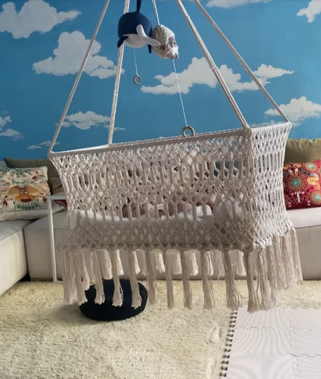 El moisés colgante de Tao, el bebé de Calu Rivero