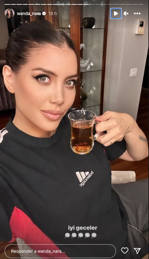 El primer look de Wanda Nara en Estambul