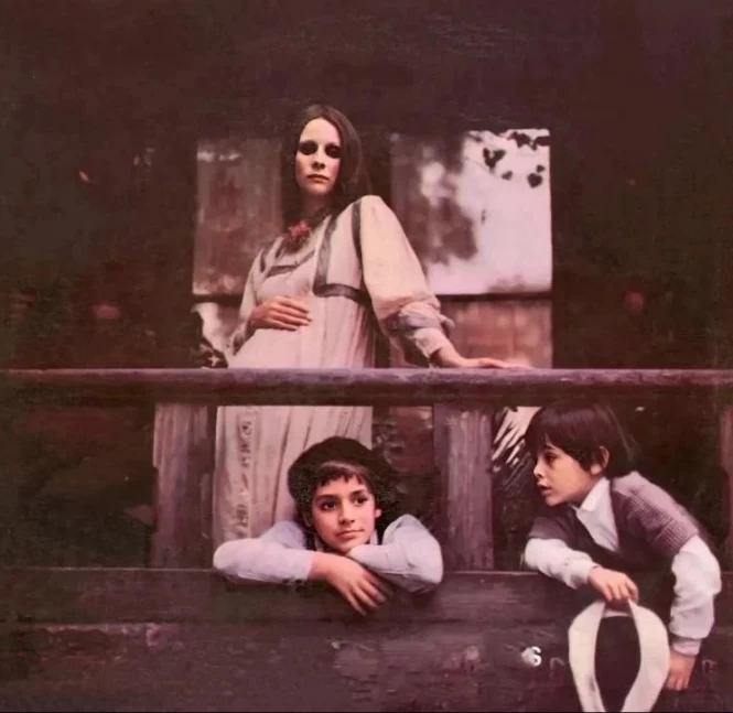 Nacha Guevara en 1972, embarazada de su tercer hijo, Juan Pablo.