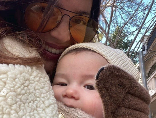 Tao, el bebé de Calu Rivero duerme en un moisés colgante de tendencia