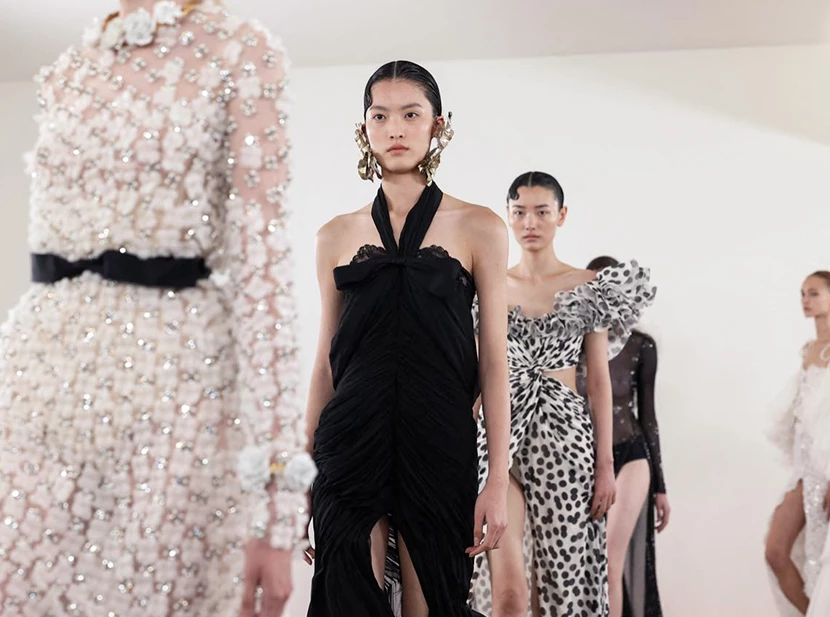 Desfile Giambattista Valli Haute Couture otoño invierno 2023/24
