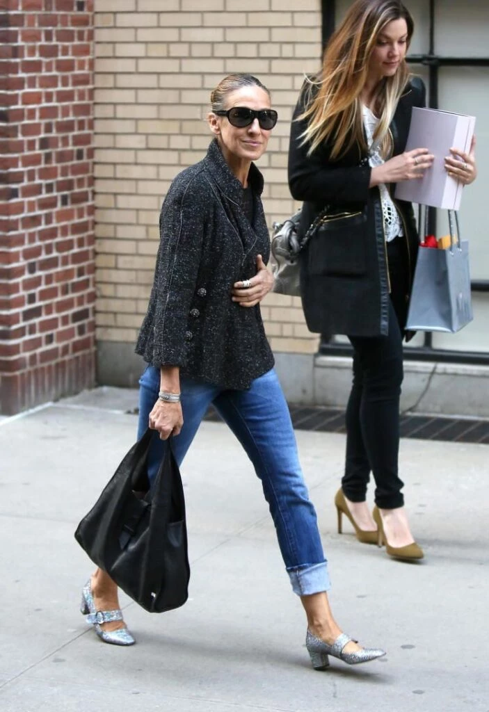 cómo hacer de los jeans una prenda multifunción al estilo de Sarah Jessica Parker