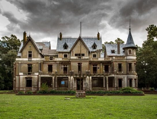 Historias de Cemento: Castillo Egaña, la estancia de Rauch que tiene cuentos de fantasmas