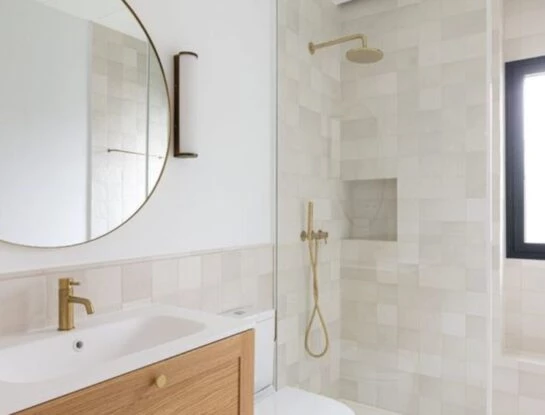 Baños: la última tendencia para reemplazar la cortina