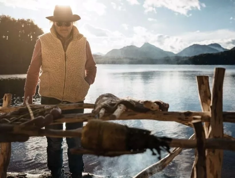 Así es la exclusiva isla (y casa) de Francis Mallmann en la Patagonia: la cifra sideral que hay que pagar para alojarse allí