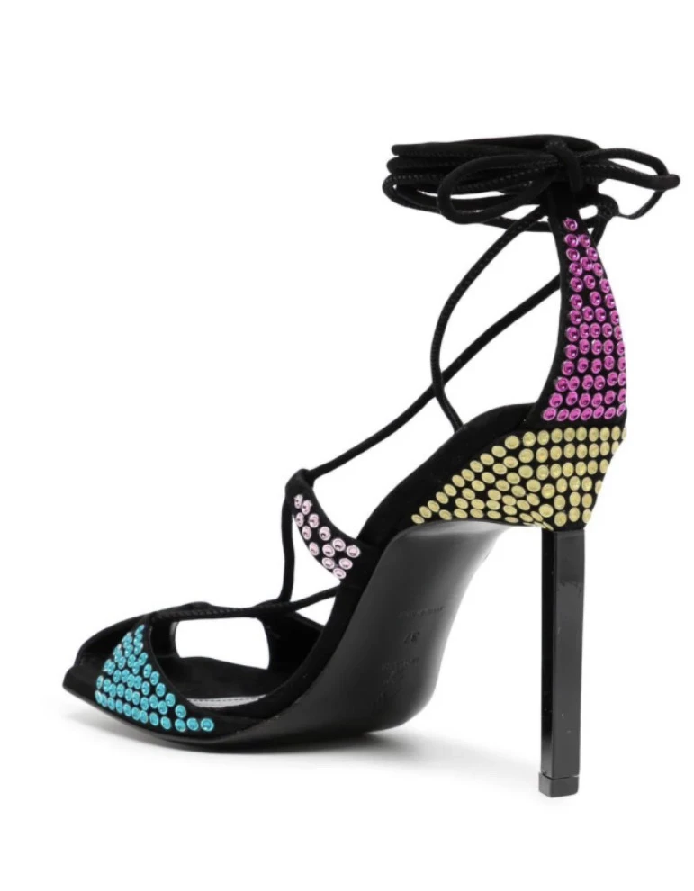 El look súper fashionista de Antonela Roccuzzo. Foto: web.