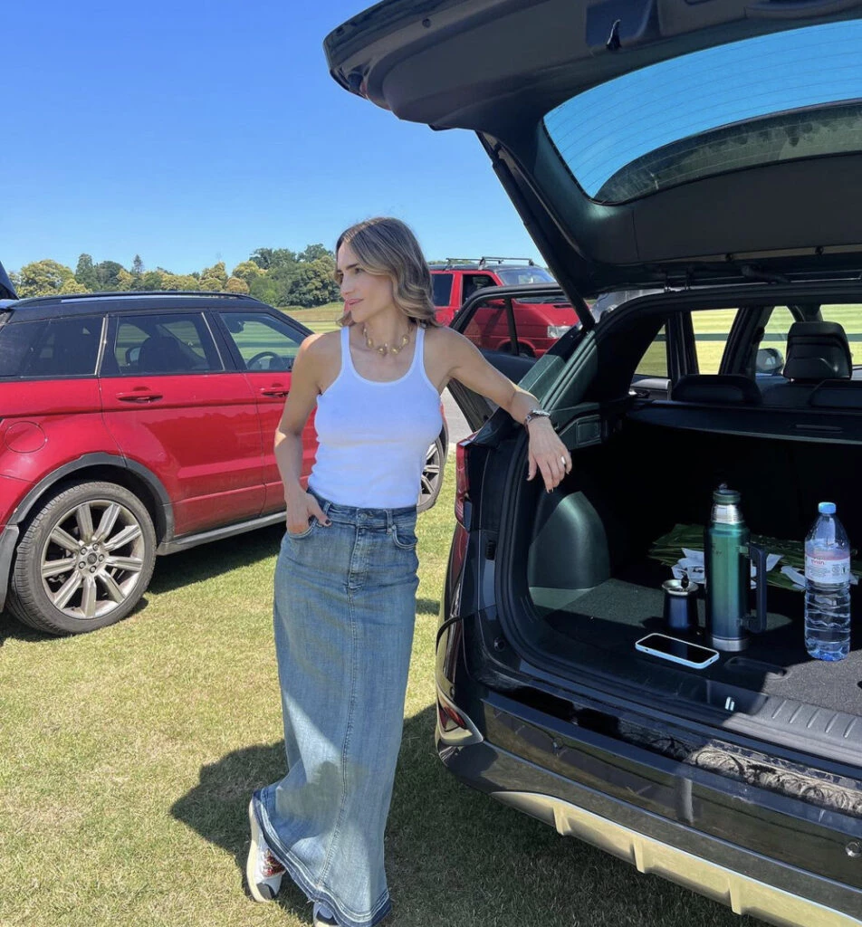 El look súper trendy de María Vázquez en Inglaterra. Foto: Instagram.