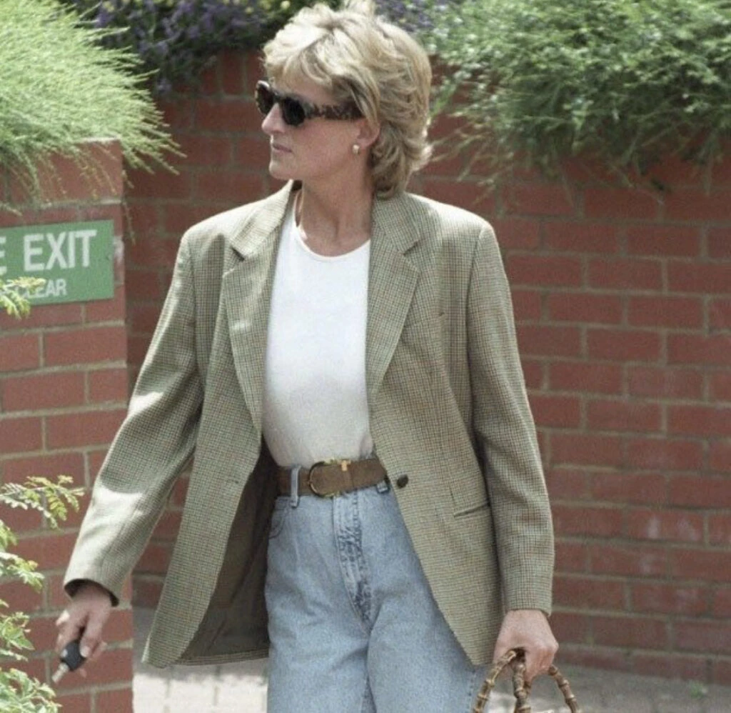 Este es el look de Barbie inspirado en Lady Di