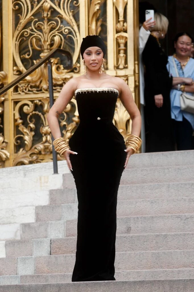 Vidriera desfile Schiaparelli