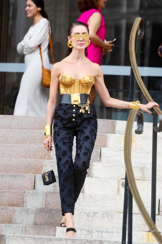 Vidriera desfile Schiaparelli