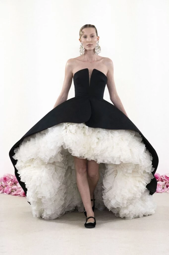 Desfile Giambattista Valli Haute Couture otoño invierno 2023/24