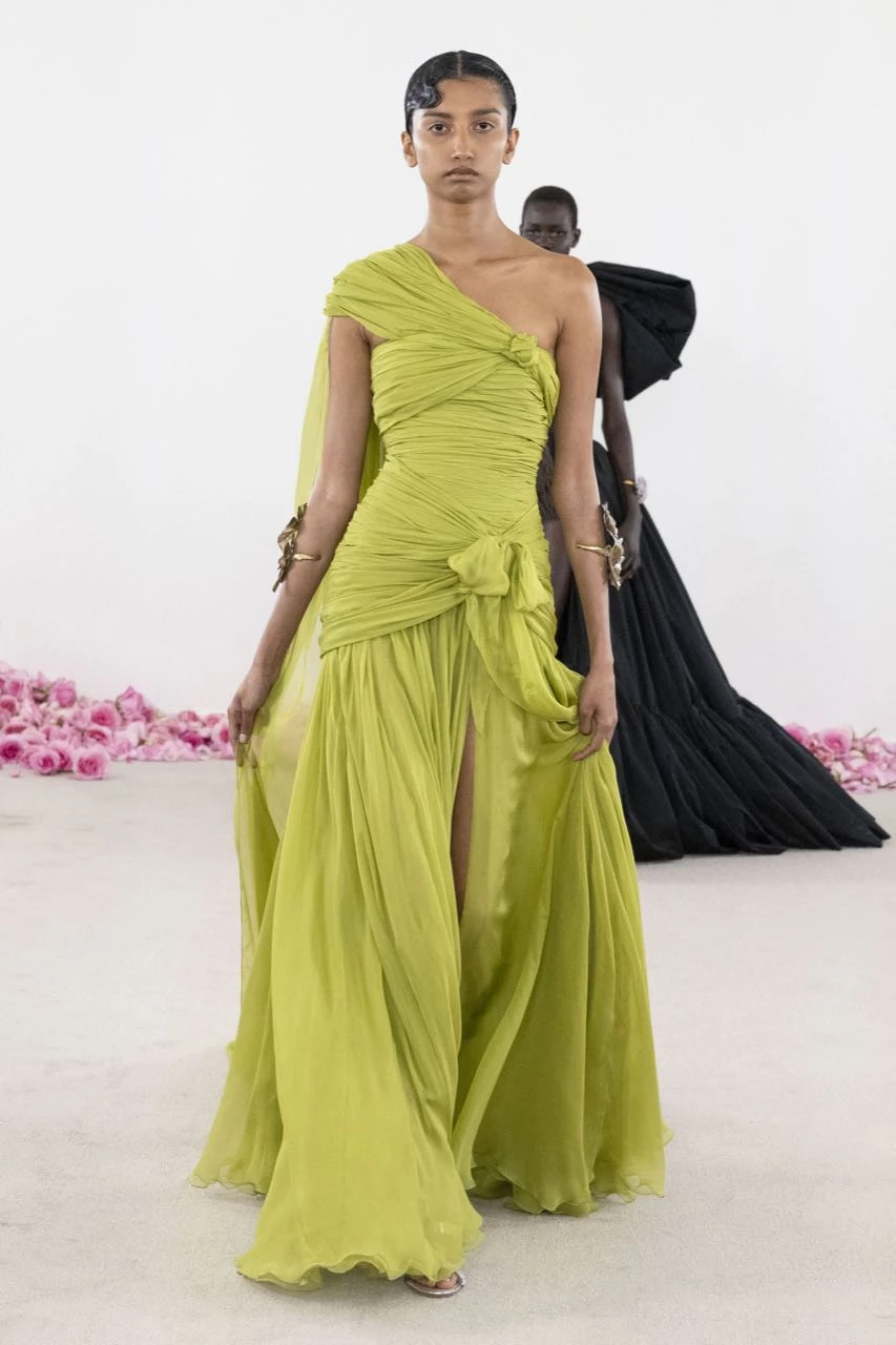 Desfile Giambattista Valli Haute Couture otoño invierno 2023/24