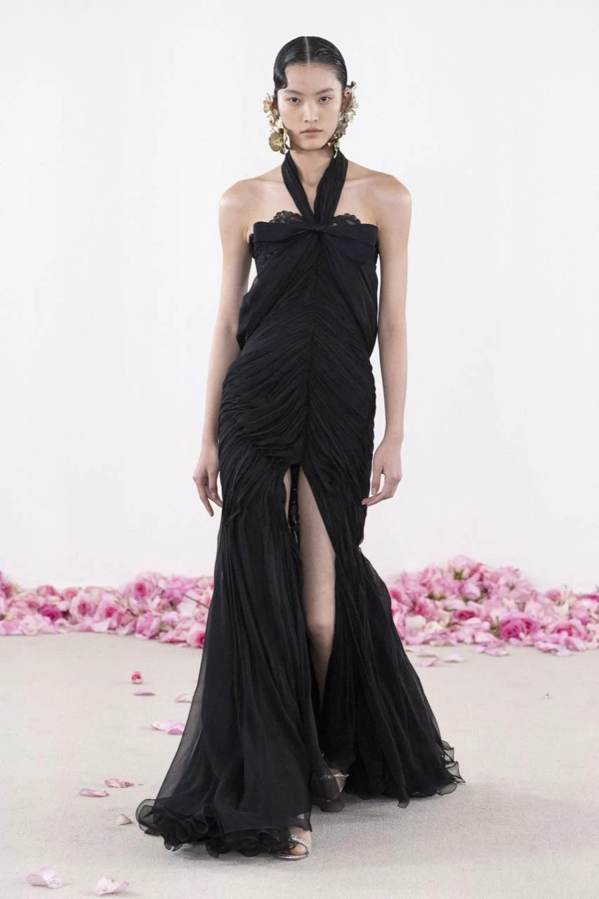 Desfile Giambattista Valli Haute Couture otoño invierno 2023/24