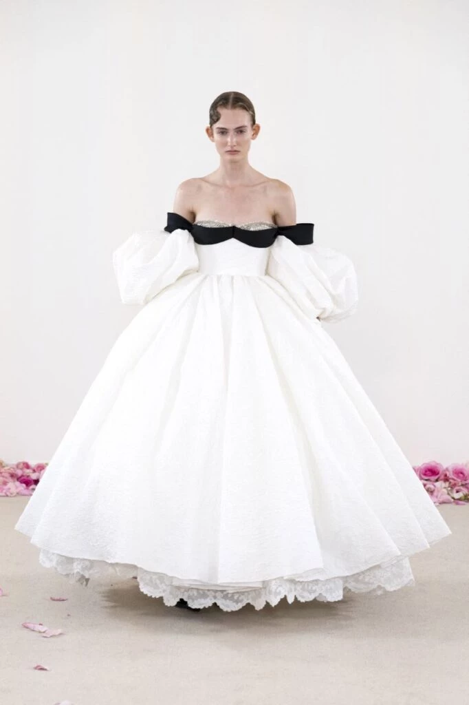 Desfile Giambattista Valli Haute Couture otoño invierno 2023/24