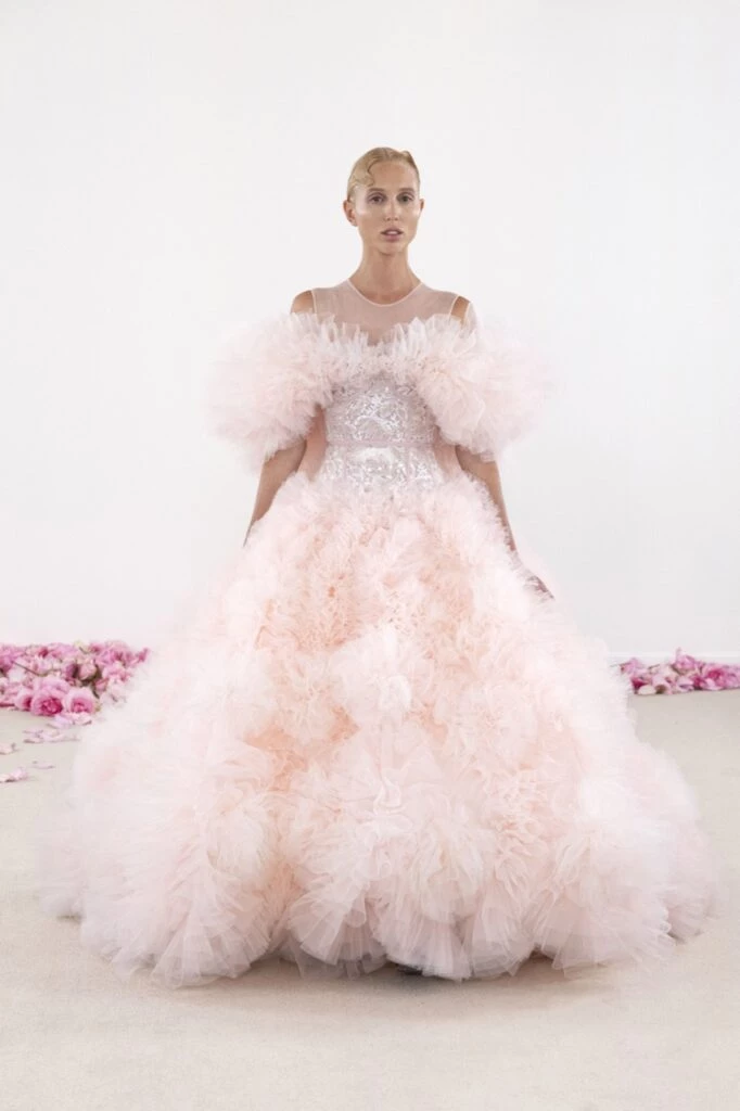Olympia de Grecia para Giambattista Valli