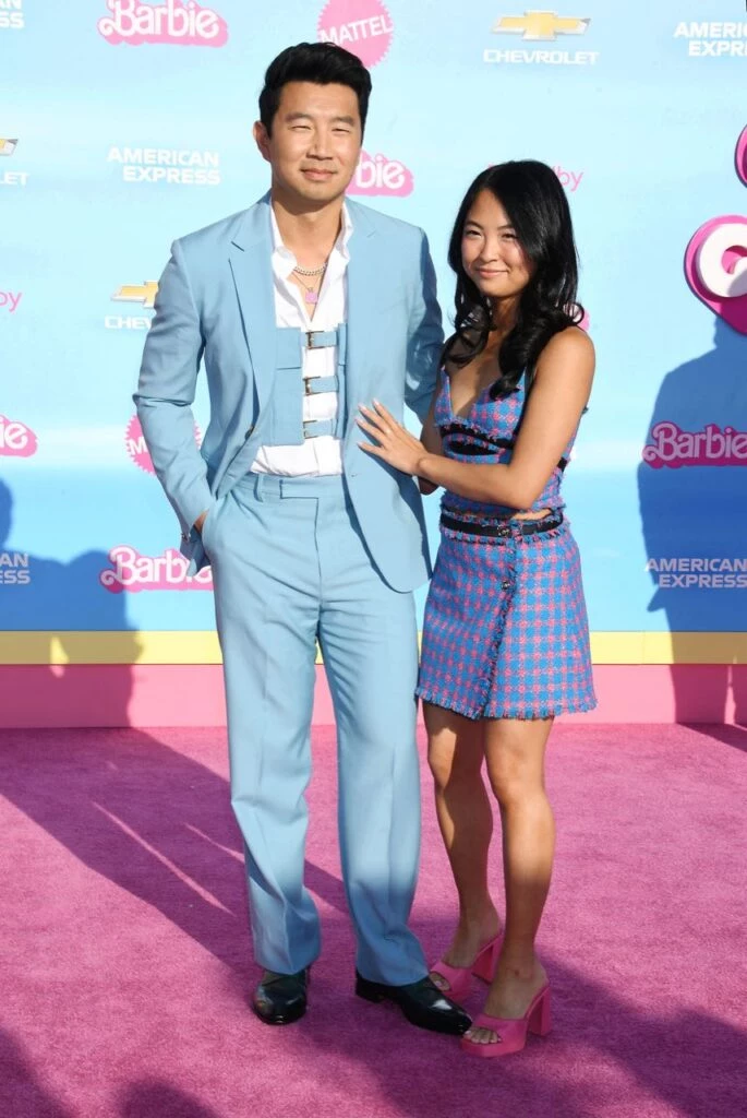 Simu Liu y Allison Hsu en la premiere mundial de la película Barbie. Foto: Fotonoticias.