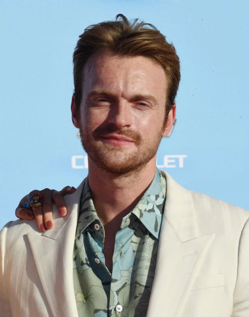 FINNEAS en la premiere mundial de la película Barbie. Foto: Fotonoticias.
