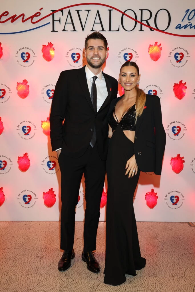 Juampi González y Sofía Macaggi en la gala por los 100 años de René Favaloro en el Teatro Colón
