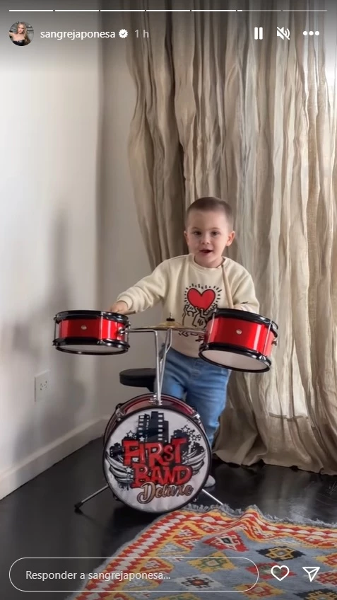 La China Suárez mostró el regalo para su hijo Amancio