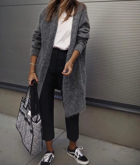 Los mejores looks con colores neutros según el street style