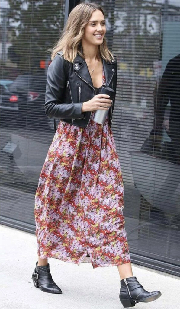 Los vestidos también se usan este invierno 2023. Foto: Pinterest.