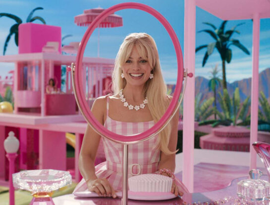 Margot Robbie sobre "Barbie": "Me sorprendió que Mattel nos dejara burlarnos de ellos"