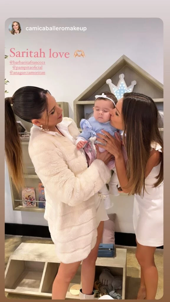 Pampita junto a Barby Franco y su hija Sarah